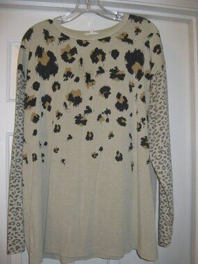 Women's Leopard Print Long Sleeve Size Large Shirt